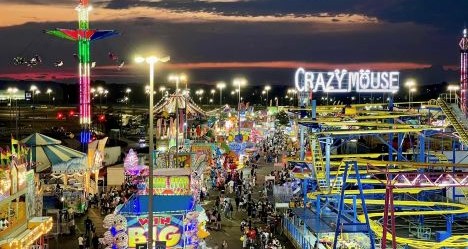 photo by Strates Shows